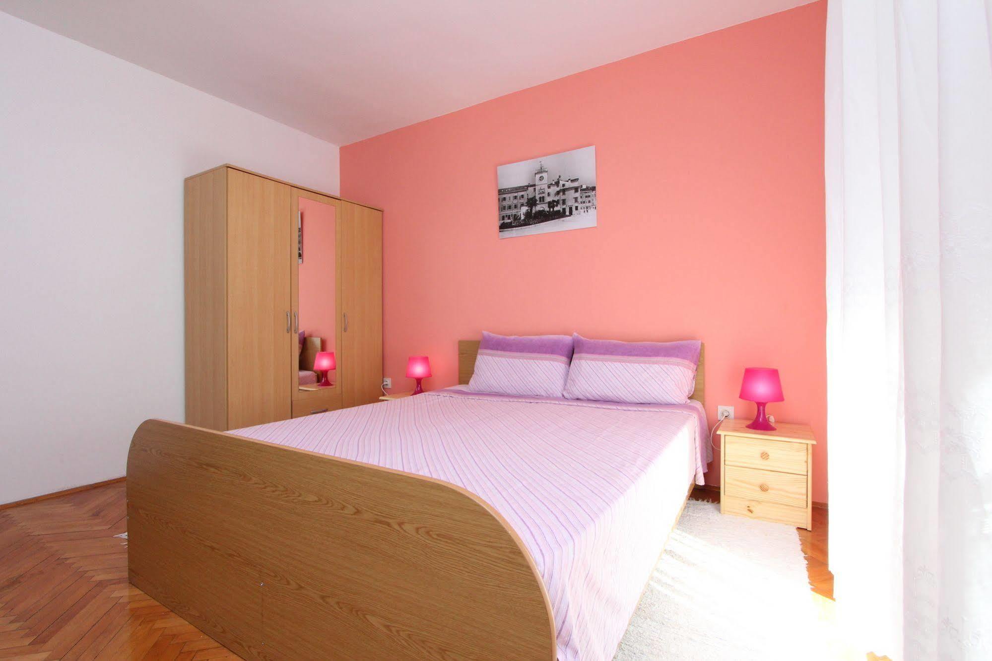 Apartments Tara Ровинь Экстерьер фото