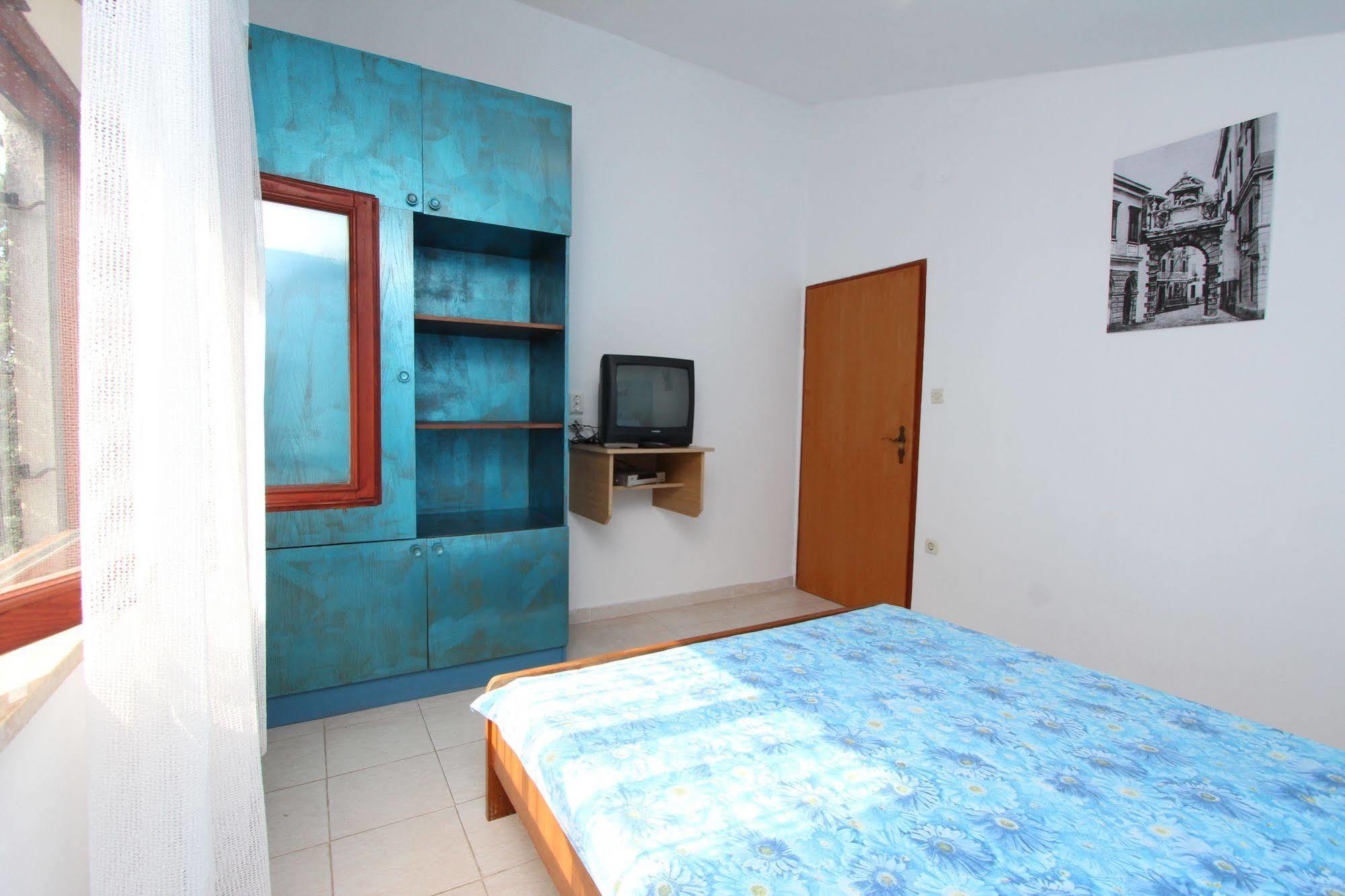 Apartments Tara Ровинь Экстерьер фото