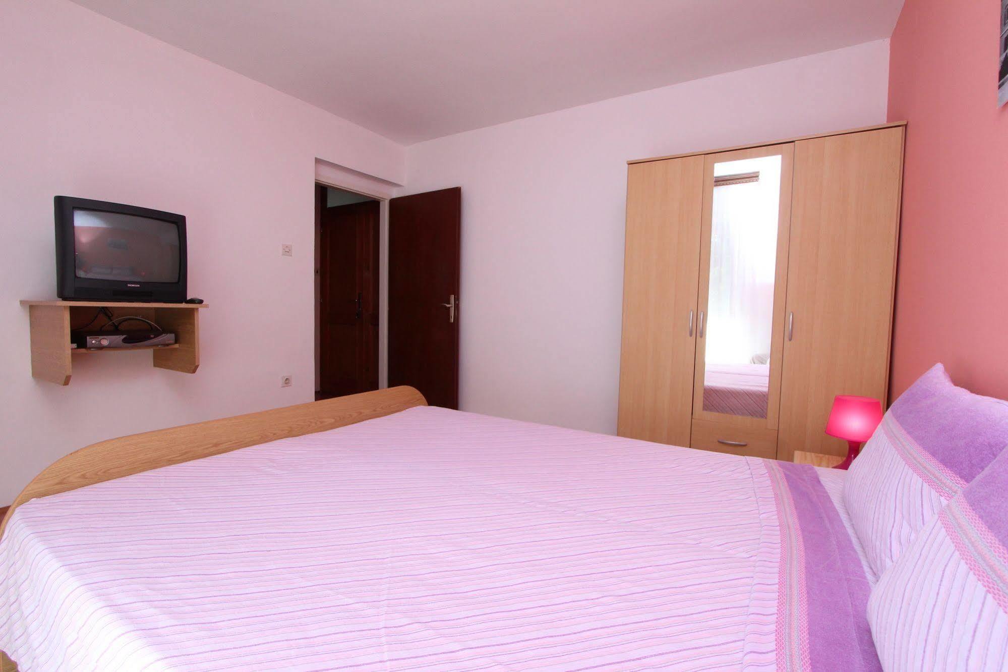 Apartments Tara Ровинь Экстерьер фото