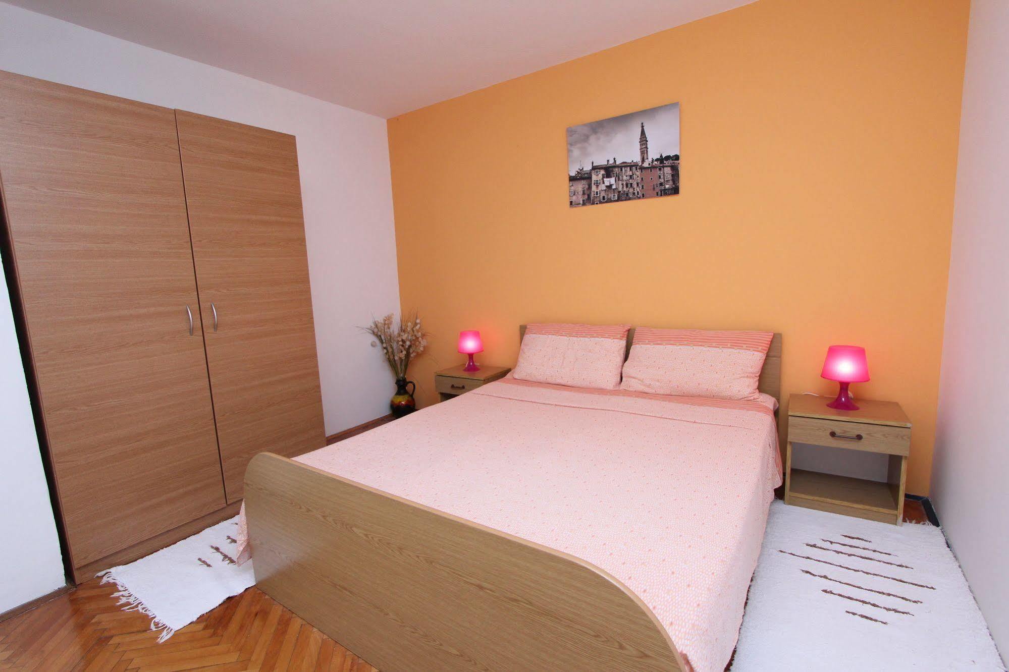Apartments Tara Ровинь Экстерьер фото